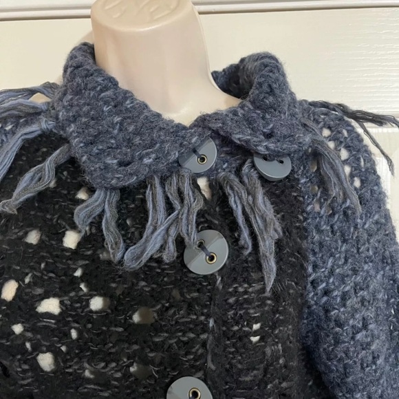 Free People NWOT Chunky Knit Black and Gray Cardigan with Fringe Hem - Picture 3 of 6